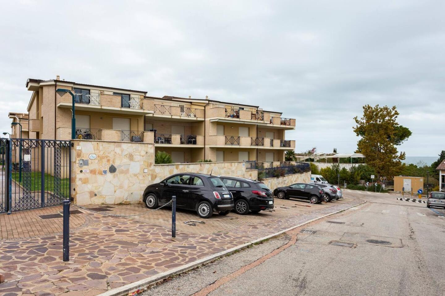 Alloggio Vista Mare - Parcheggio Gratis 피네토 외부 사진