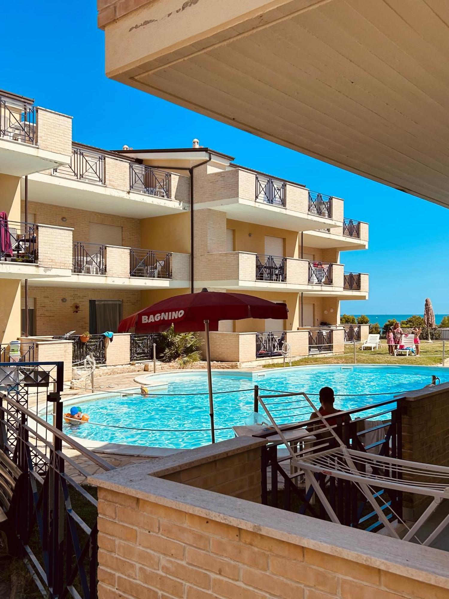 Alloggio Vista Mare - Parcheggio Gratis 피네토 외부 사진