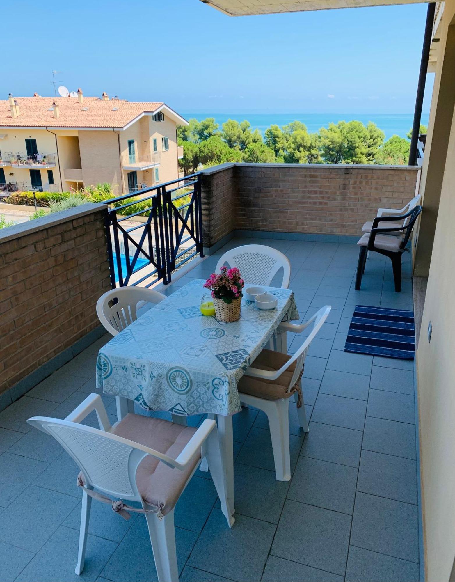 Alloggio Vista Mare - Parcheggio Gratis 피네토 외부 사진